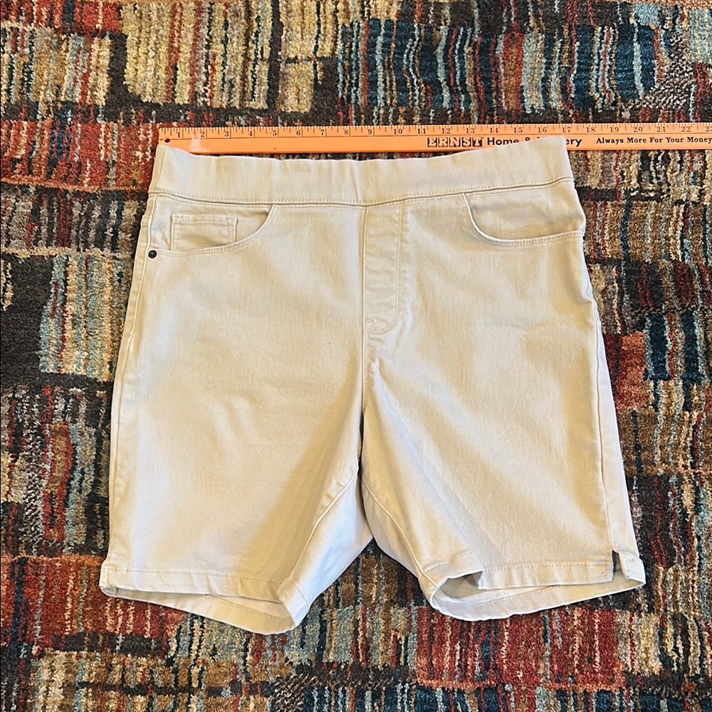 DKNY Cream Women's Shorts